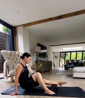 Kirsty Gallacher feet photo thumbnail