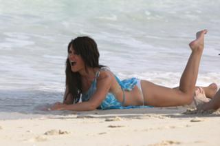 Kirsty Gallacher feet photo thumbnail