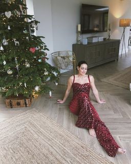 Kirsty Gallacher feet photo thumbnail