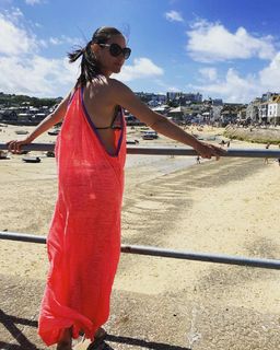 Kirsty Gallacher feet photo thumbnail