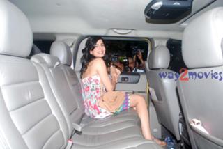 Kirti Kulhari feet photo 8
