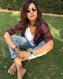 Kirti Kulhari feet photo 6