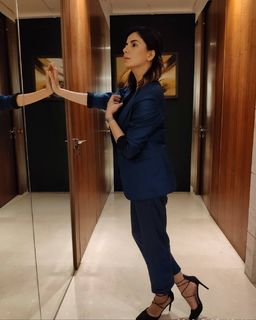 Kirti Kulhari feet photo 6