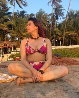 Kirti Kulhari feet photo 8
