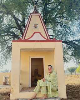 Kirti Kulhari feet photo 12