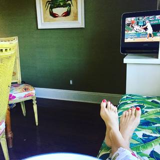 Kit Hoover feet photo thumbnail