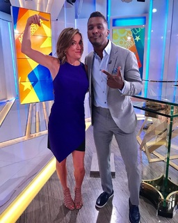 Kit Hoover feet photo thumbnail