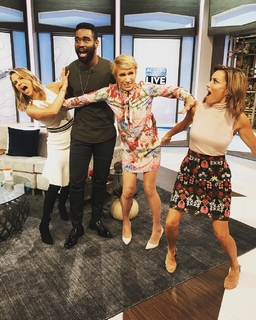 Kit Hoover feet photo thumbnail