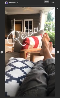 Kit Hoover feet photo thumbnail