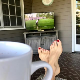 Kit Hoover feet photo thumbnail