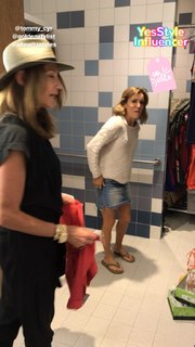 Kit Hoover feet photo thumbnail