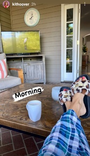 Kit Hoover feet photo thumbnail