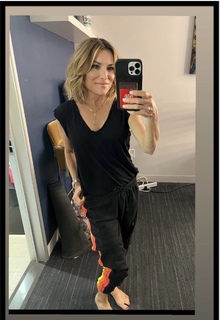 Kit Hoover feet photo thumbnail