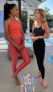 Kit Hoover feet photo thumbnail