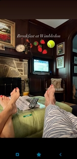 Kit Hoover feet photo thumbnail