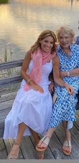 Kit Hoover feet photo thumbnail