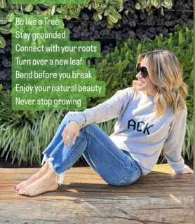 Kit Hoover feet photo thumbnail