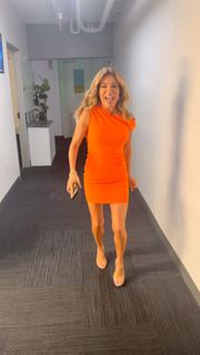 Kit Hoover feet photo thumbnail