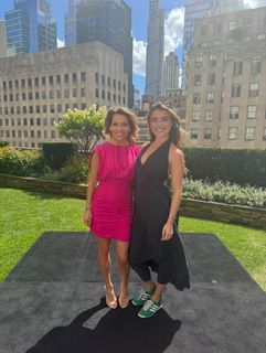 Kit Hoover feet photo thumbnail