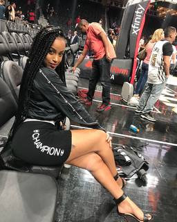 Kiyomi Leslie feet photo 10