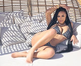 Kiyomi Leslie feet photo 3