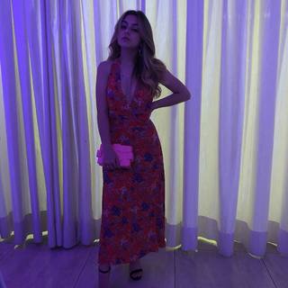 Klara Castanho feet photo thumbnail