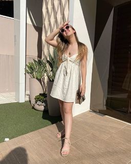 Klara Castanho feet photo thumbnail