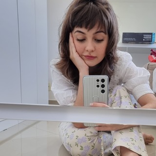 Klara Castanho feet photo thumbnail