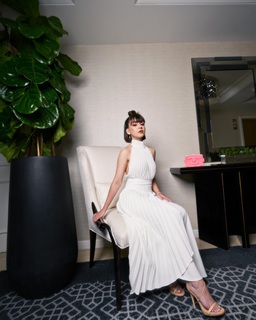 Klara Castanho feet photo thumbnail