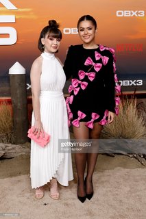 Klara Castanho feet photo thumbnail