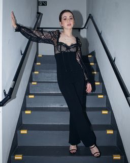 Klara Castanho feet photo thumbnail