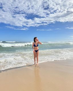 Klara Castanho feet photo thumbnail