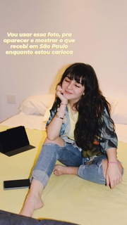 Klara Castanho feet photo thumbnail