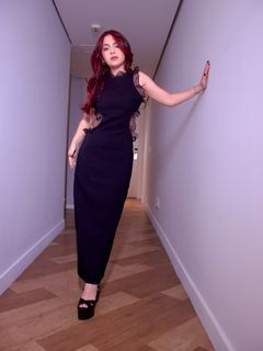 Klara Castanho feet photo thumbnail