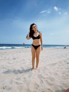 Klara Castanho feet photo 15