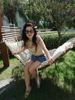 Klara Castanho feet photo 9