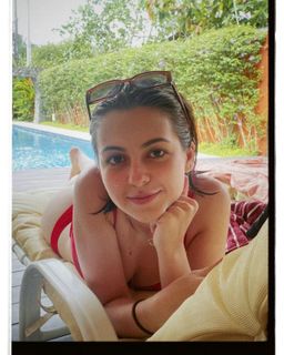 Klara Castanho feet photo 5