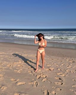 Klara Castanho feet photo 4