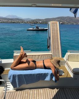 Klara Hellqvist feet photo thumbnail