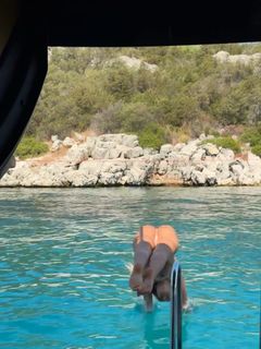 Klara Hellqvist feet photo thumbnail