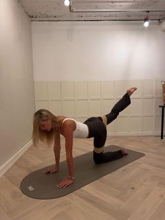 Klara Hellqvist feet photo thumbnail