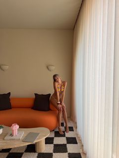 Klara Hellqvist feet photo 9