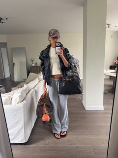 Klara Hellqvist feet photo 20
