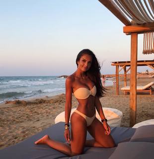 Klaudia El Dursi feet photo 9