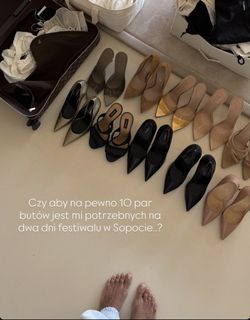 Klaudia El Dursi feet photo 1