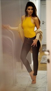 Klaudia Halejcio feet photo thumbnail