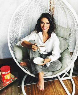 Klaudia Halejcio feet photo thumbnail