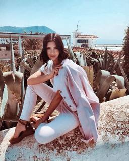 Klaudia Halejcio feet photo thumbnail