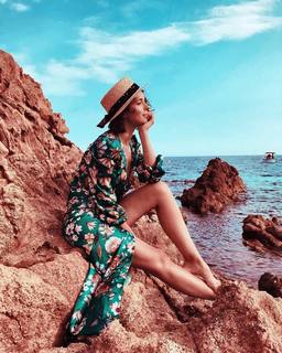Klaudia Halejcio feet photo thumbnail