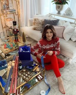 Klaudia Halejcio feet photo thumbnail